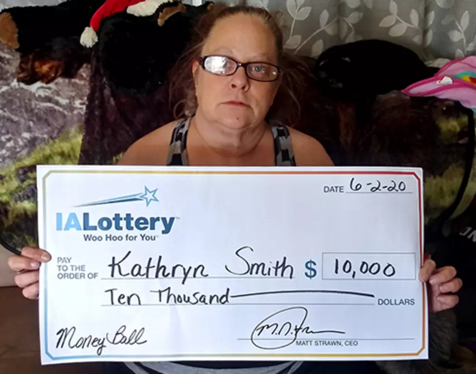 Davenport Woman Wins $10,000 From Iowa Lottery