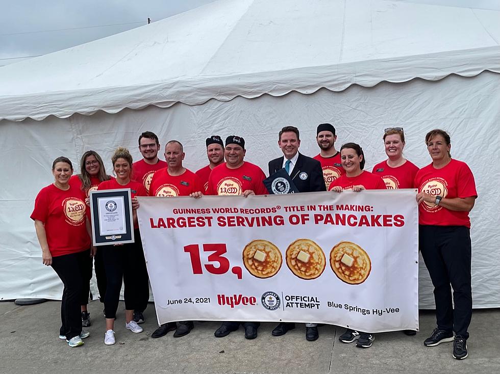 Hy-Vee Sets World Record For Largest Serving Of Pancakes