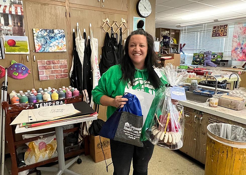 QC Teacher Of The Week: Tiffany Denys At Wilson Middle School In Moline
