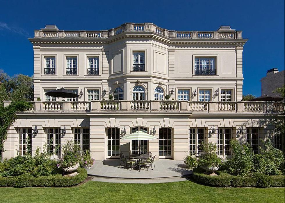 Step Inside The Huge $30 Million Illinois Mansion That Defines &#8216;Classic&#8217;
