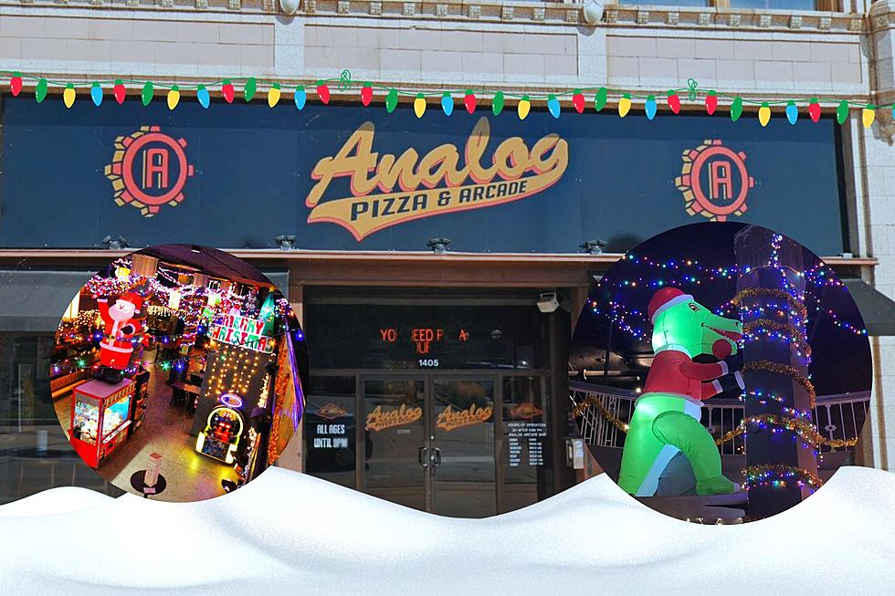 Analog Pizza & Arcade: Super Awesome Christmas Time