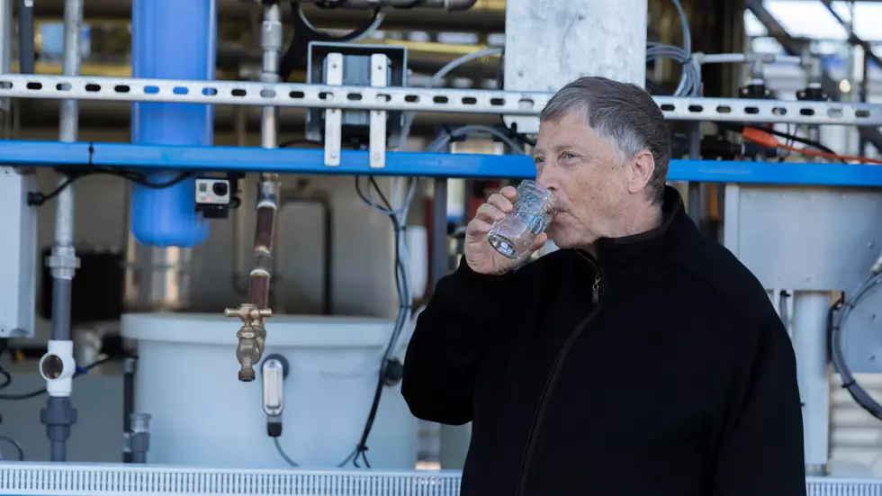 Bill Gates Drank Purified Poo Water to “Prove” It’s Clean