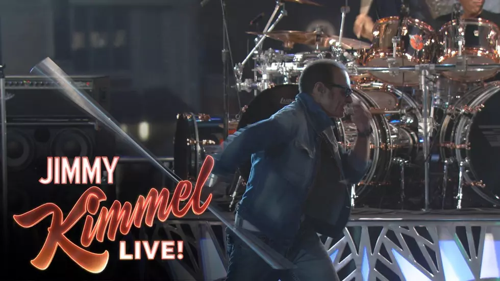 Jimmy Kimmel Presents Slow-Motion Video of David Lee Roth’s Brutal Onstage Nose Injury