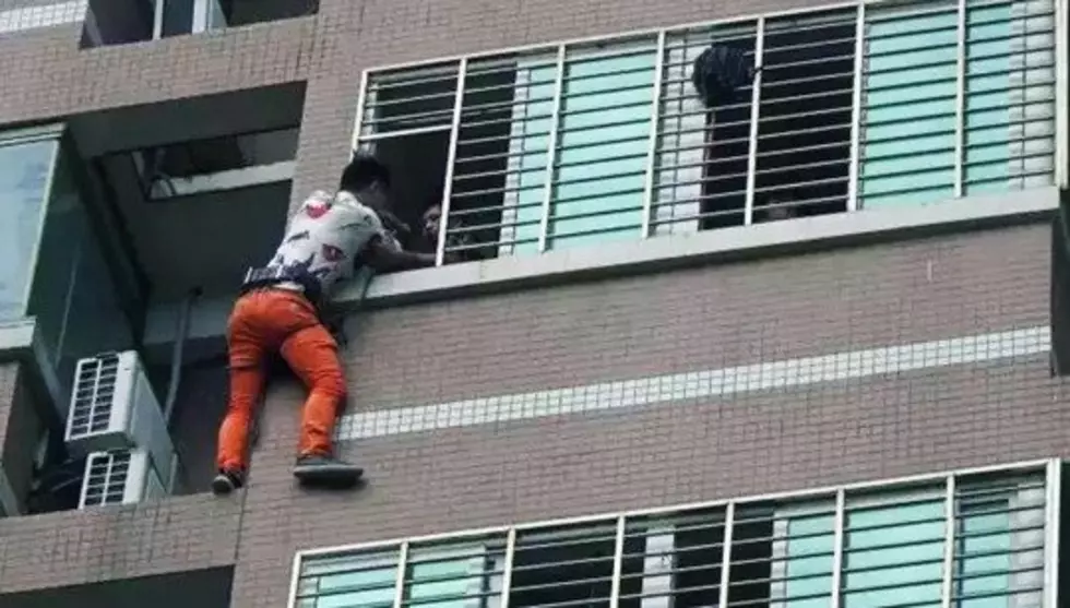 Guy Hides on Ledge to Hide From Woman&#8217;s Husband, Was Stuck There All Night