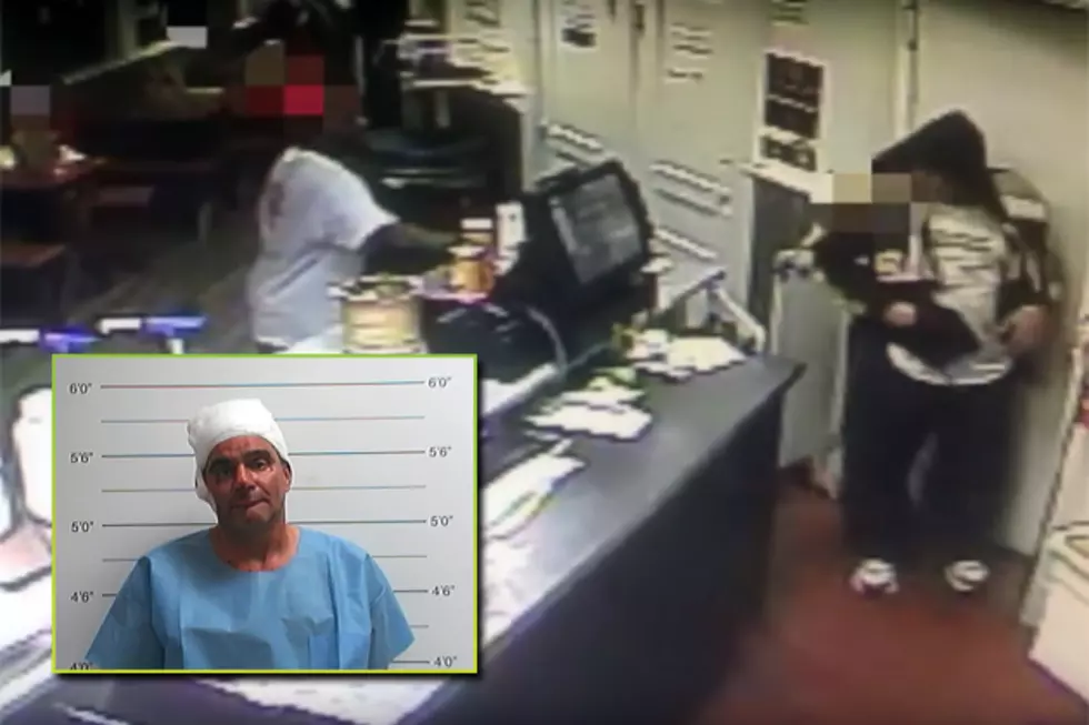 Man Attempts to Rob a Burger Joint, Gets Beat Up by Two Employees