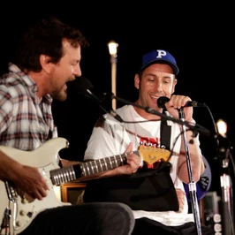 Eddie Vedder And Zach Galifianakis Rock Malibu Fundraiser For EBMRF And Heal EB
