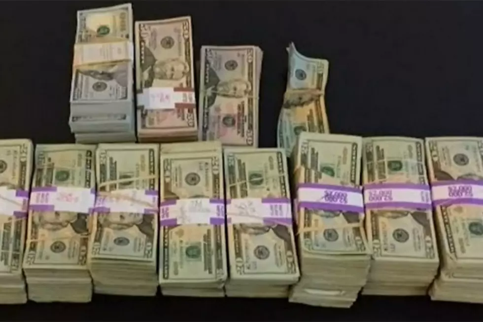 Boston Cabbie Returns $187K Found in Backpack