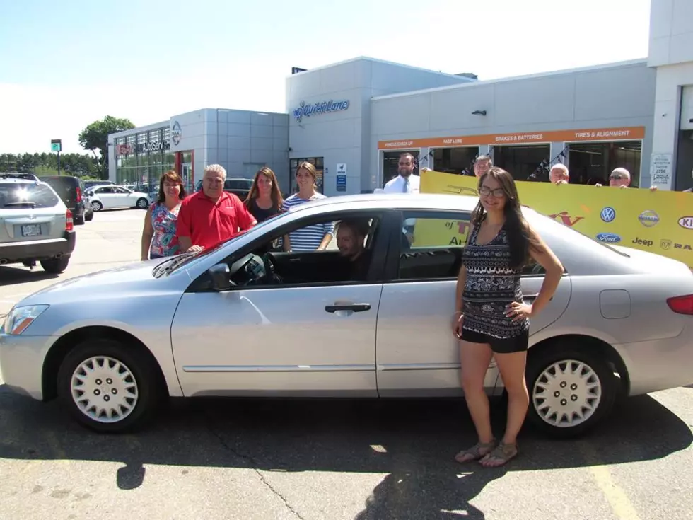 Community Donates Car to Employee Who Walked 16 Miles to Work Daily