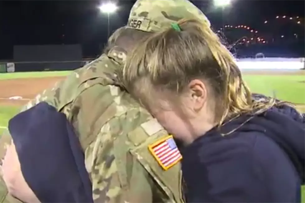 Iowa Soldier Returns Home to Surprise Family at River Bandits Game