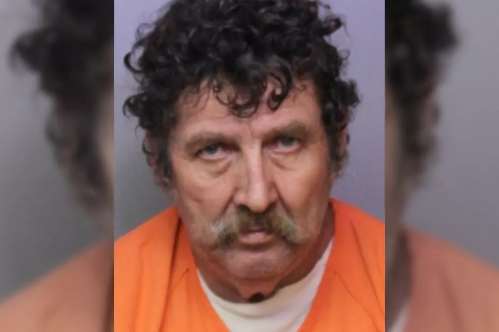 Florida Man Steals Pack of Sausages By Stuffing Them in His Pants