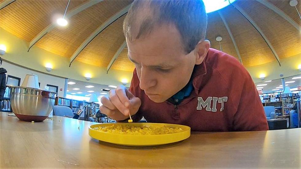 Man Breaks Record By Eating Corn With a Toothpick