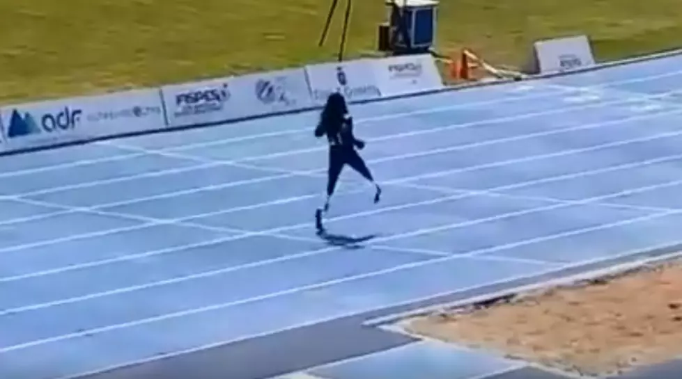 Paralympian Kicks Ass With only One Leg