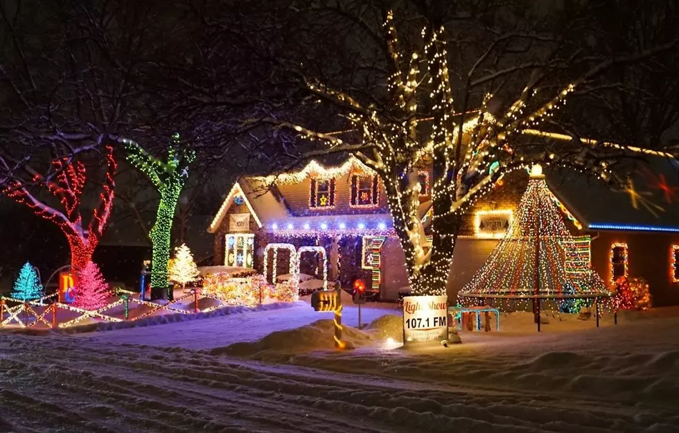 Your Limo Ride To Check Out The Best Christmas Lights In The Quad Cities