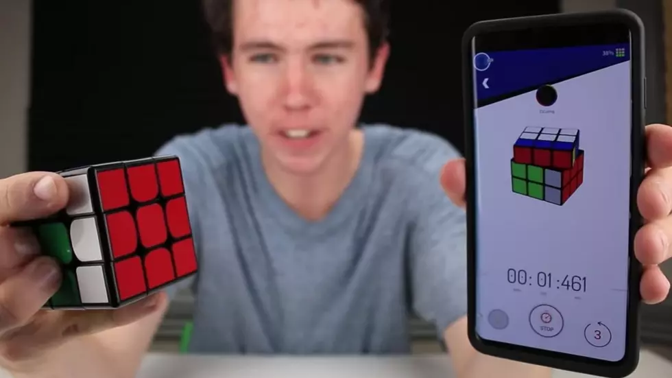 Rubik&#8217;s Cube Releases Smart Cube That Tells You How to Solve It