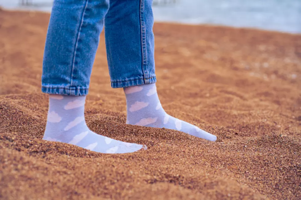 It&#8217;s Debate Time: Is It Okay To Wear Socks On The Beach?
