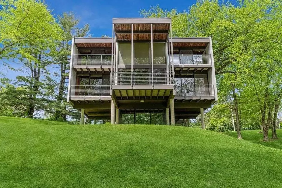 This House For Sale in Iowa City Looks Like The One in Ferris Bueller&#8217;s Day Off