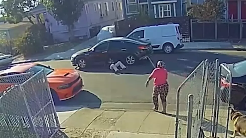 Cane-Weilding Great-Grandma Saves Purse Snatching Victim By Chasing Him Down