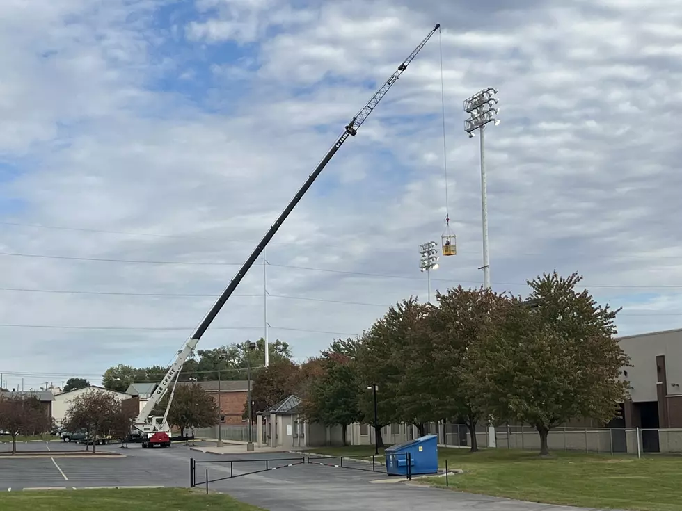 Here’s How They Change The Lightbulbs at Davenport’s Brady Street Stadium