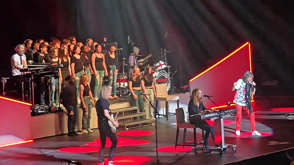 WATCH: Davenport Central Choir Sings With Foreigner