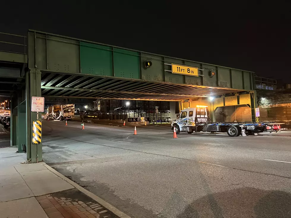 Davenport’s Truck Eating Bridge Has An Early Morning Snack