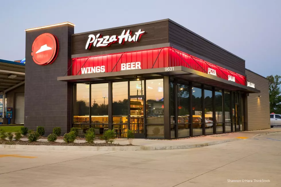 Minnesota Graduates Disappointed in Pizza Hut Pizza Giveaway