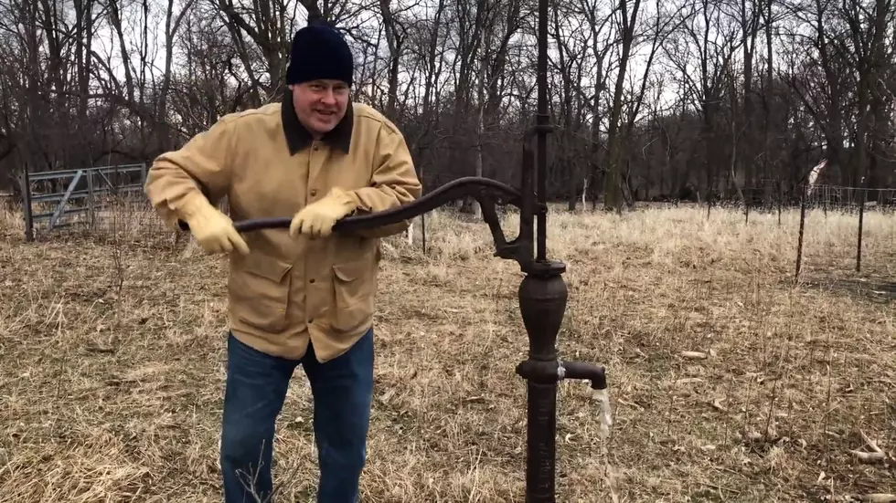 Amazing - 165-Year-Old Minnesota Farm's Water Pump Still Works