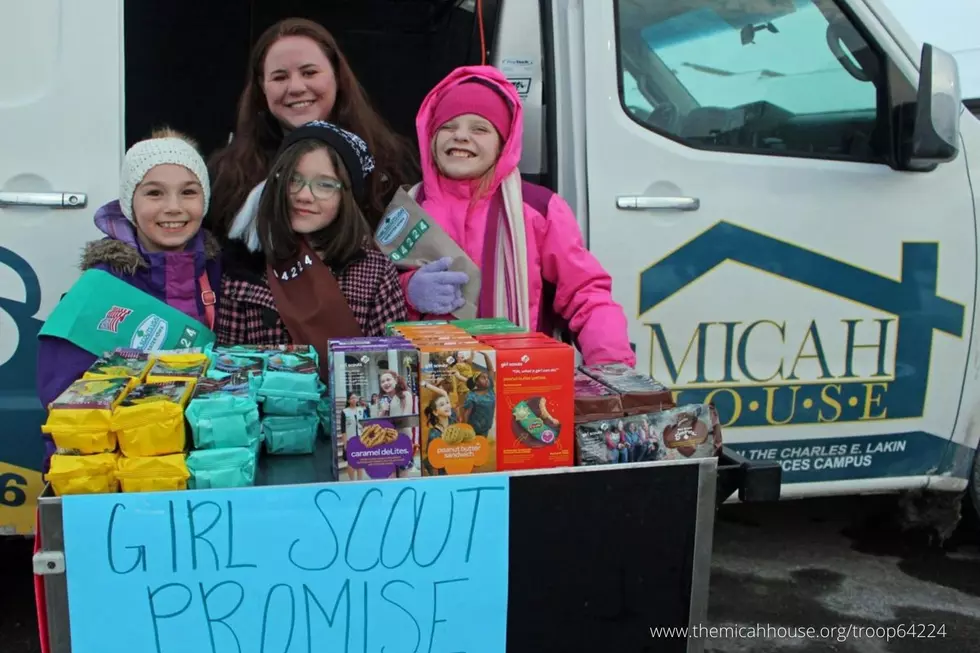 Girl Scout Troop in Iowa Crushes Cookie Sales Goal while Homeless
