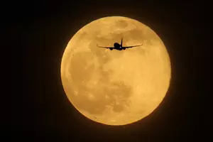 Don&#8217;t Forget To Watch The Last Supermoon Of The Year TONIGHT!
