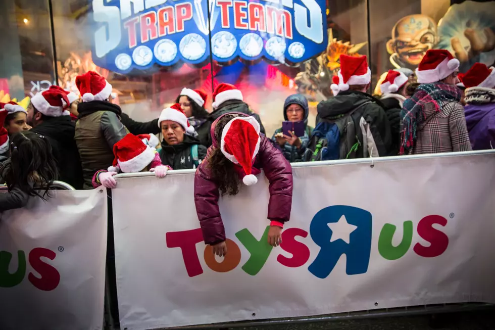 Toys &#8216;R&#8217; Us Pulls Toy off Its Shelves After It Apparently Burst into Flames!