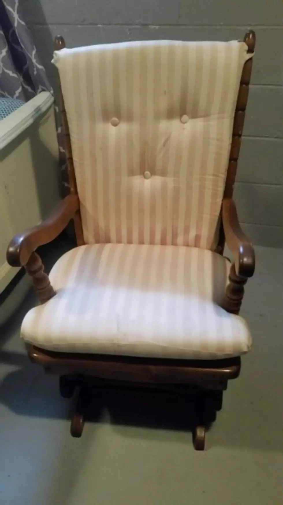 You Won&#8217;t Believe How I Transformed This Old Rocking Chair