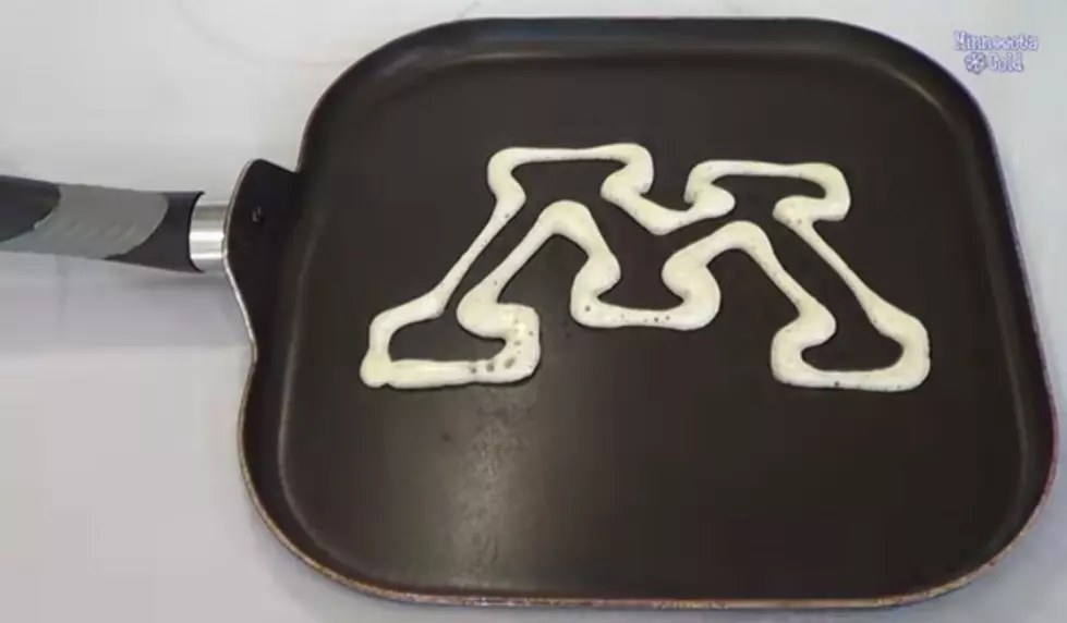 How To Make U of M Gopher-Themed Pancakes