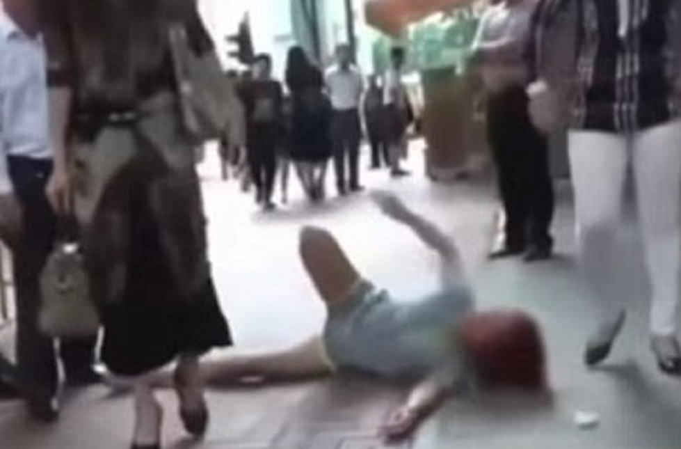 Girlfriend Throws Tantrum for 90 Minutes in Public [Video]