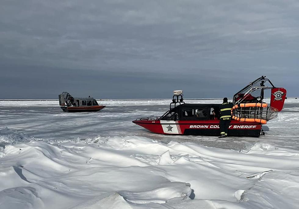 34 People Stranded On Floating Chunk of Ice in Green Bay, WI