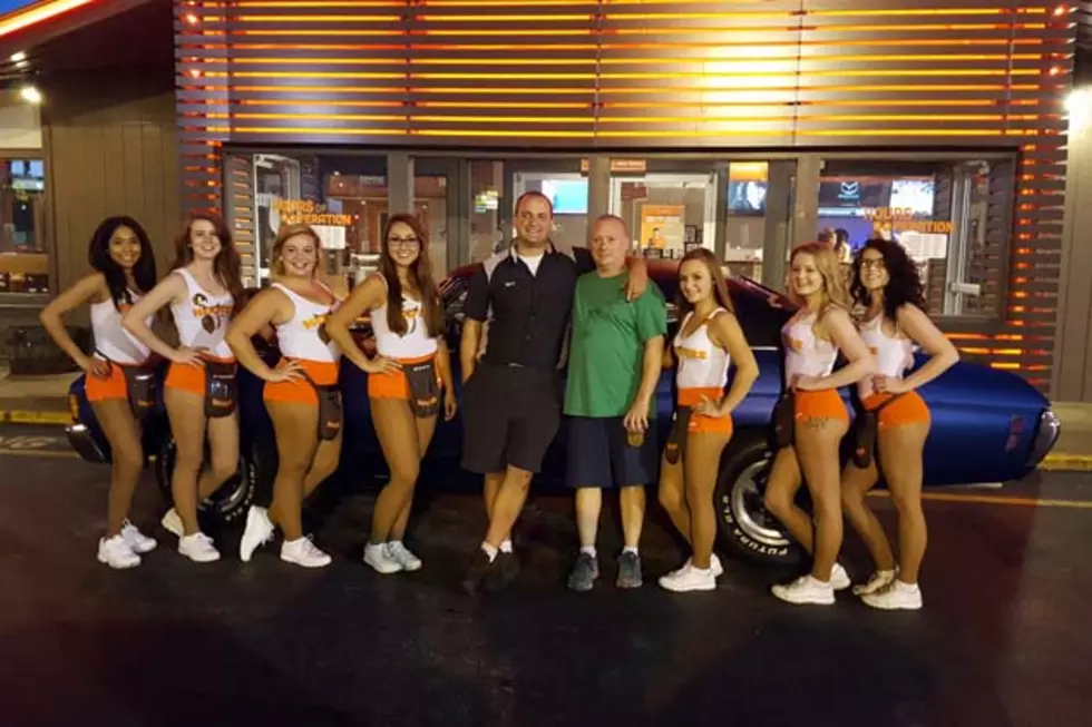 Hooters Parking Lot Party and Car Show &#8211; August 11th [Pictures]