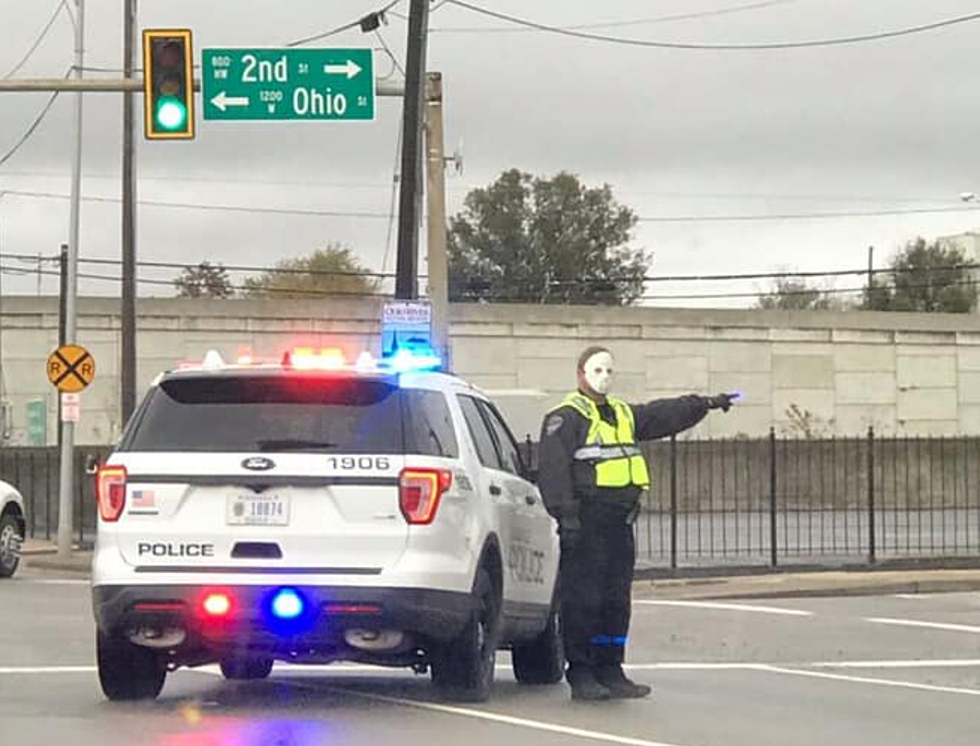 EPD Officer Gets in the Halloween Spirit Directs Traffic as Jason