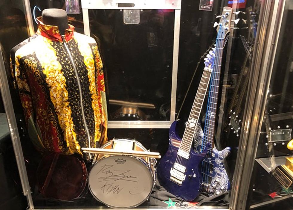 Here&#8217;s what the Travelling Korn Memorabilia Display Looked Like at Ford Center
