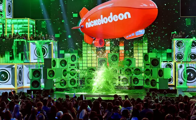 This New Years Eve 1998 Nickelodeon Lineup is a Nostalgia Bomb