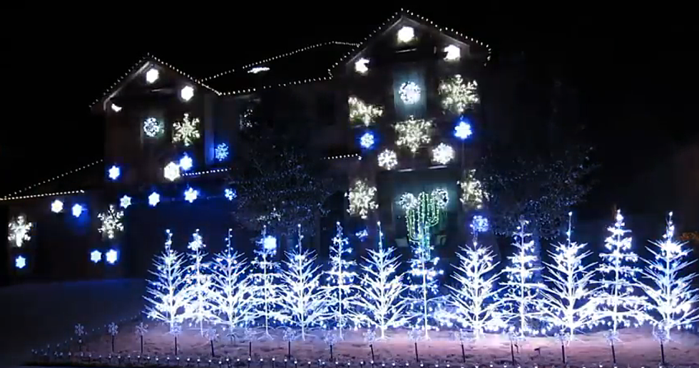 Incredible ‘Frozen’ Christmas Lights Display [VIDEO]