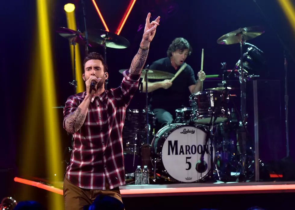 Maroon 5 Leads Way Into 2015