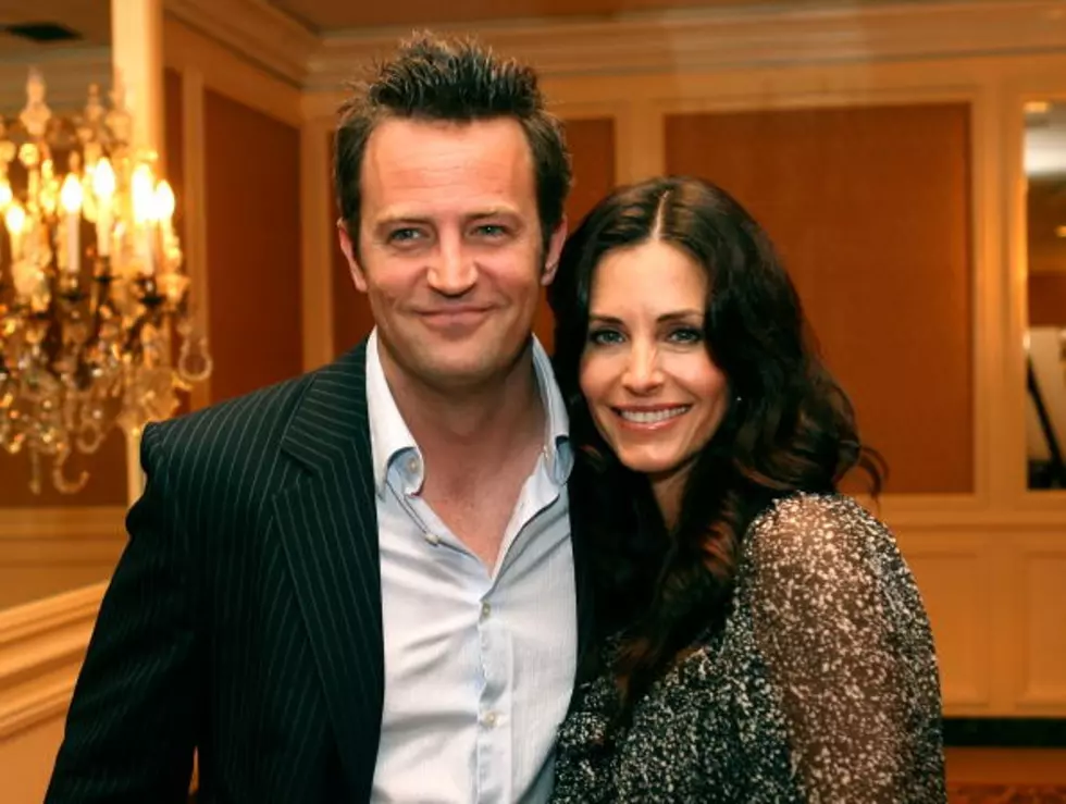 Are the Rumors About Monica and Chandler Dating in Real Life True? [PHOTO]