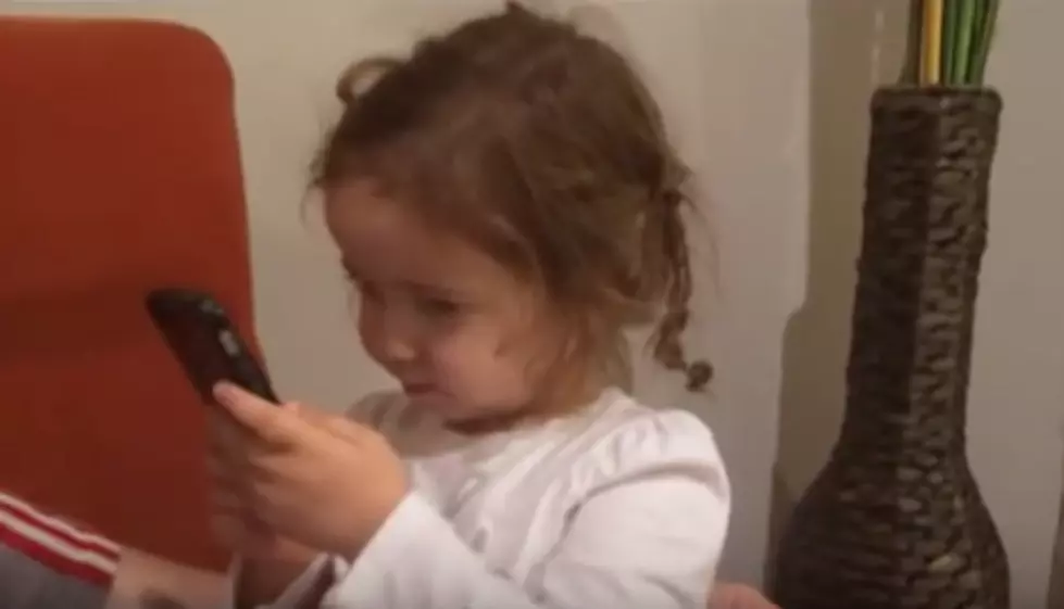3-Year-Old Girl Tells Siri She Loves Her. Siri Responds [VIDEO]