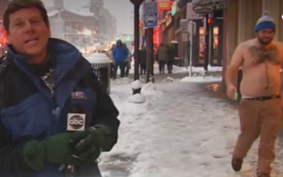 Shirtless Wisconsin Dude Walks Down Nashville Streets in Snow Storm [VIDEO]