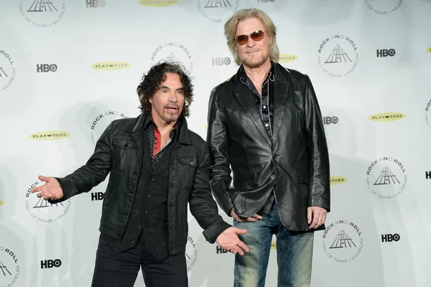 Call This Number if You&#8217;re Having a &#8216;Hall &#038; Oates&#8217; Emergency
