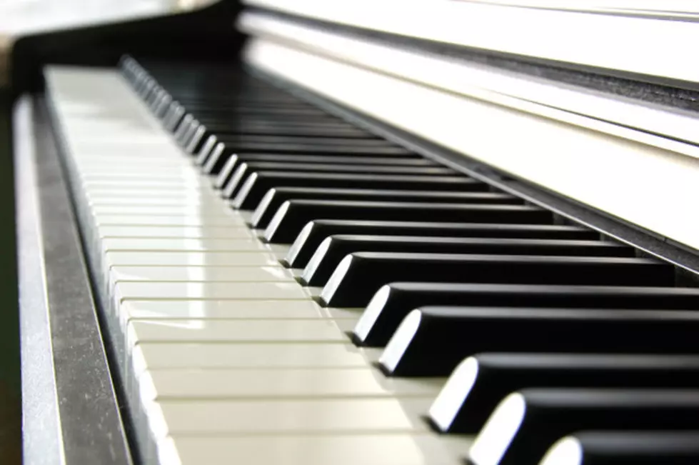 Legendary Musician Donates Piano to Rockford Public Schools