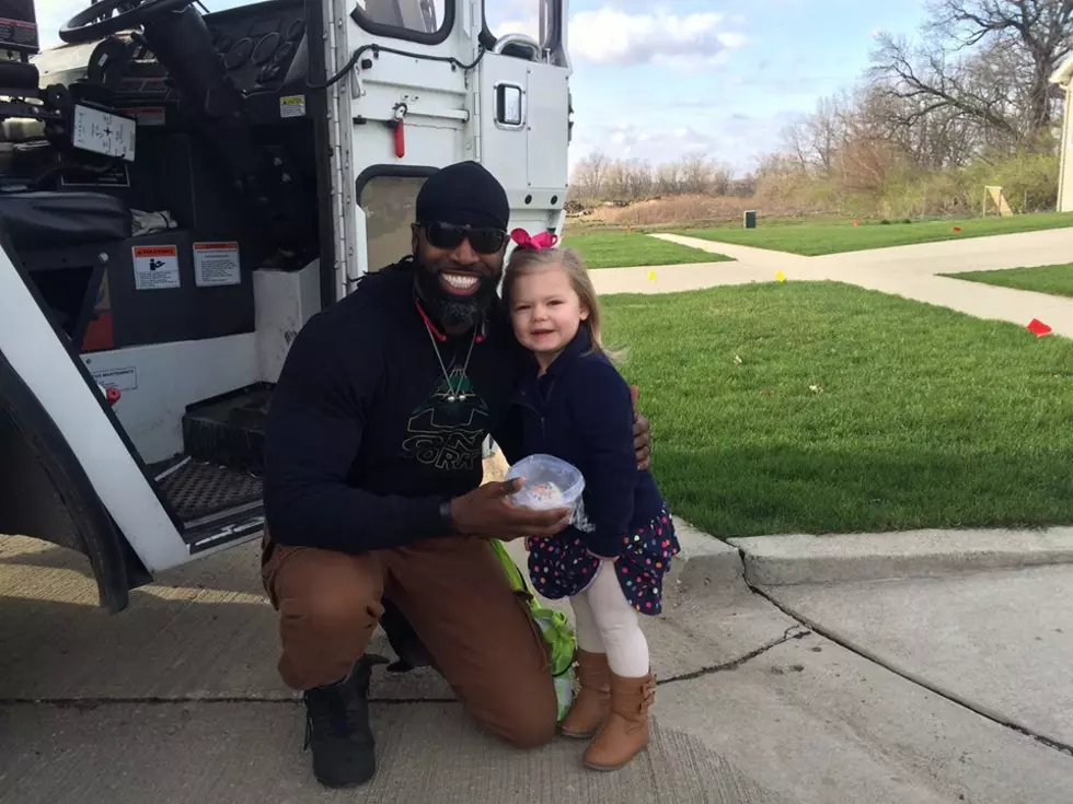 Adorable Illinois Girl Forms Heartwarming Friendship With her Garbage Man [PHOTOS]