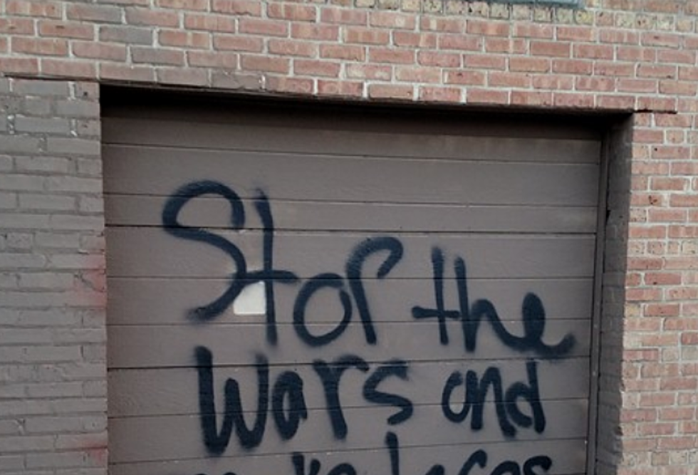 Chicago Garage Graffiti Asks To ‘Stop The Wars’ And Do THIS Instead