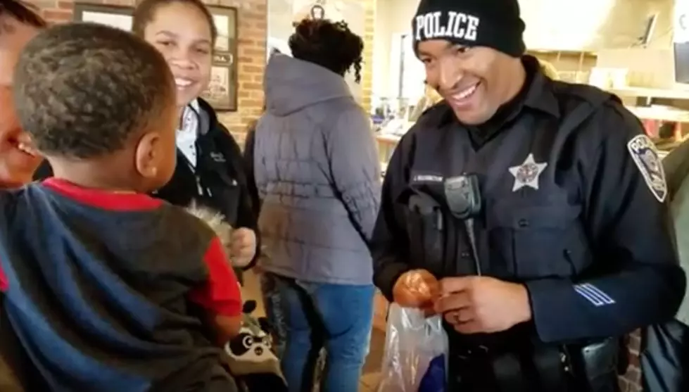 Rockford Police and 97 ZOK Spread Holiday Cheer at Beef-A-Roo