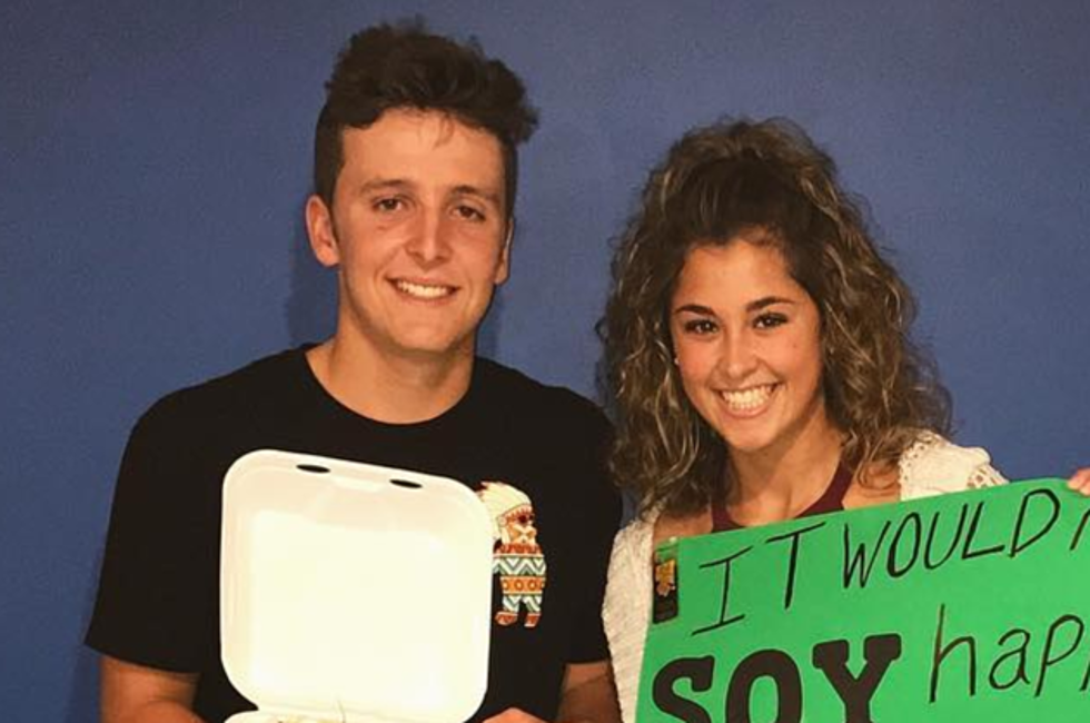 We Love This 'Hoco' Proposal