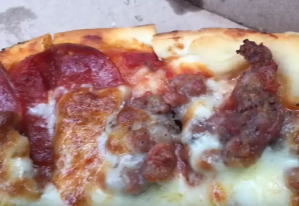 The Great &#8216;Rockford Pizza&#8217; Debate Is Currently Raging On The Internet