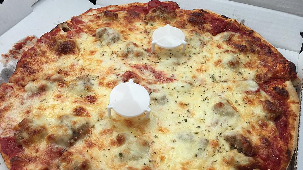 This Loves Park Restaurant Is Serving The Cheesiest Pizza In Town